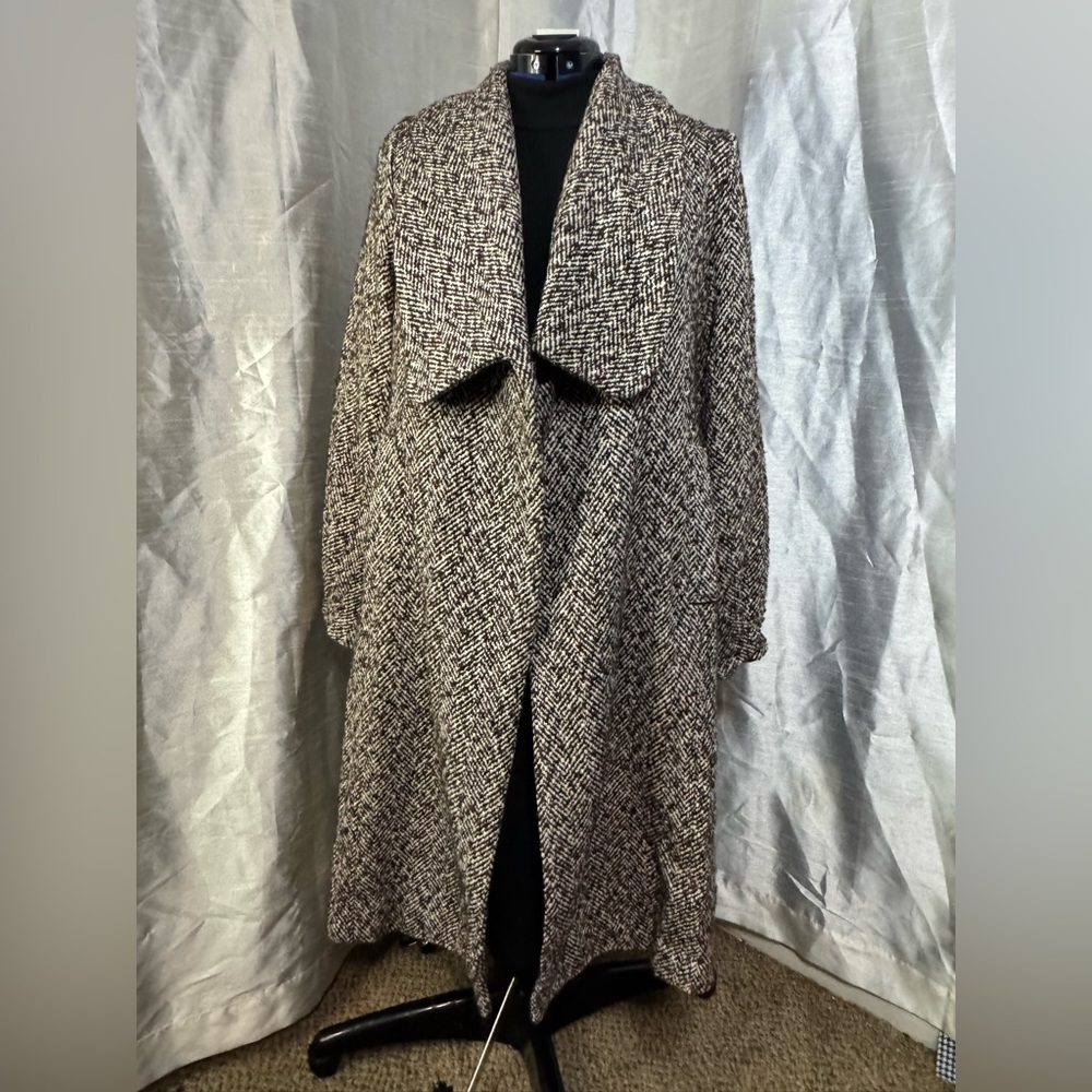 Banana USA Black and White Trench Coat